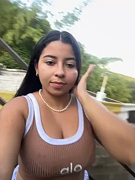 Snapshot of Sofii_Lopezz chatting on 03-21-25, 10:28 Sofii Lopezz online show from 03-21-25, 10:28