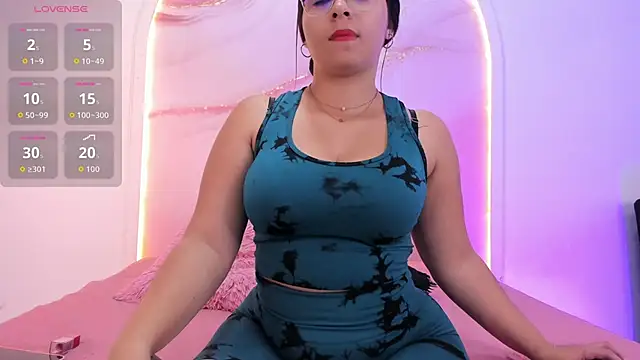 Snapshot of Sofii_Lopezz chatting on 10-22-25, 11:10 Sofii Lopezz online show from 10-22-25, 11:10