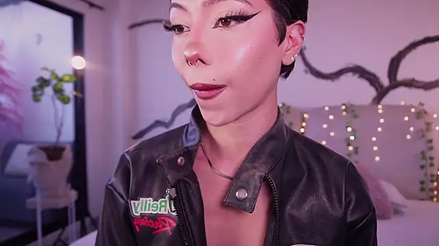 Snapshot of soidai_miiu chatting on 09-17-25, 01:24 soidai miiu online show from 09-17-25, 01:24