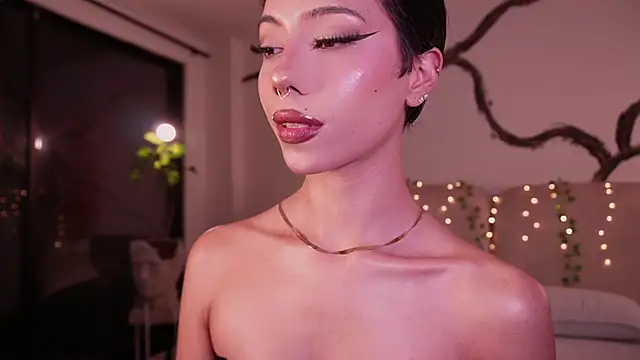 Snapshot of soidai_miiu chatting on 09-18-25, 01:40 soidai miiu online show from 09-18-25, 01:40