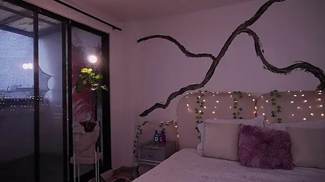 Snapshot of soidai_miiu chatting on 09-27-25, 08:25 soidai miiu online show from 09-27-25, 08:25