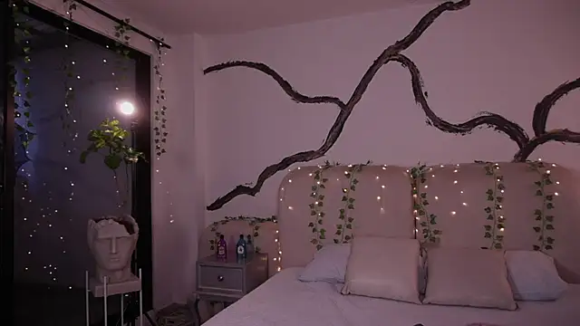 Snapshot of soidai_miiu chatting on 10-07-25, 10:18 soidai miiu online show from 10-07-25, 10:18