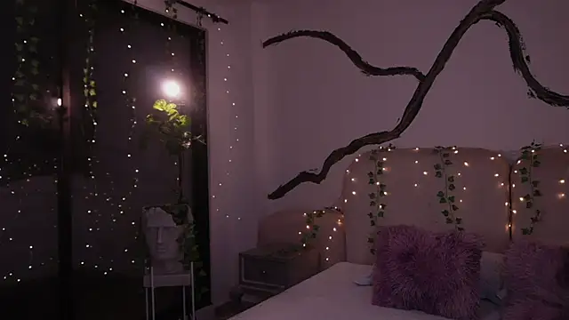 Snapshot of soidai_miiu chatting on 10-16-25, 12:11 soidai miiu online show from 10-16-25, 12:11