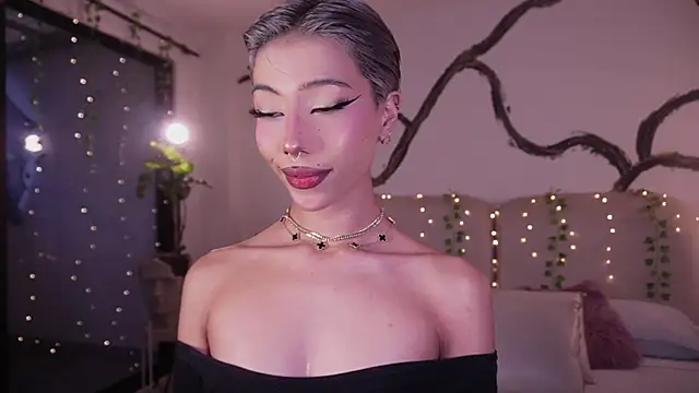 Snapshot of soidai_miiu chatting on 10-24-25, 10:06 soidai miiu online show from 10-24-25, 10:06