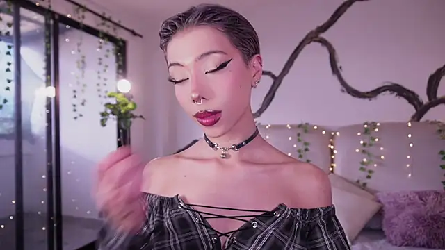 Snapshot of soidai_miiu chatting on 10-31-25, 09:27 soidai miiu online show from 10-31-25, 09:27