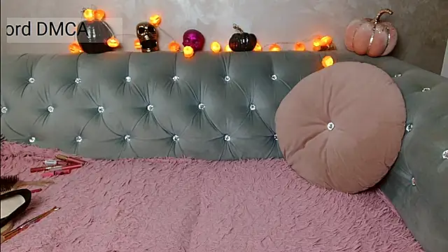 xoCaroxQueenxo online show from 10-22-25, 11:15