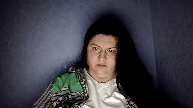 KiraSwee online show from 10-22-25, 05:13