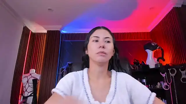 Snapshot of XiaQueen chatting on 02-13-26, 11:28 XiaQueen online show from 02-13-26, 11:28