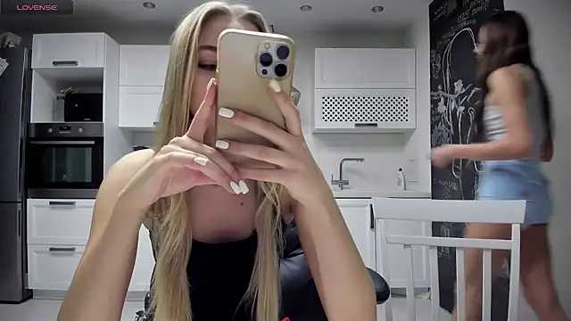 Snapshot of lisenok chatting on 08-06-26, 07:38 lisenok online show from 08-06-26, 07:38
