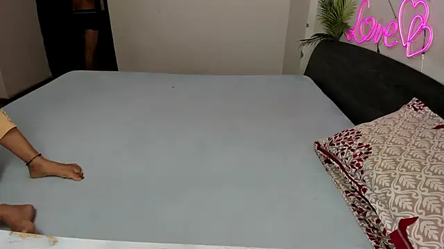 Queen Couple online show from 09-24-25, 05:11