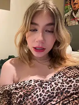 Snapshot of angeleyezlolita chatting on 02-05-25, 08:35 angeleyezlolita online show from 02-05-25, 08:35