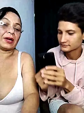 Snapshot of thefuckingowneroftits chatting on 02-14-25, 11:20 thefuckingowneroftits online show from 02-14-25, 11:20