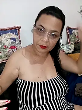 Snapshot of thefuckingowneroftits chatting on 11-20-25, 12:11 thefuckingowneroftits online show from 11-20-25, 12:11