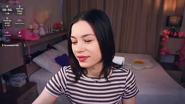 Snapshot of EleneBrach chatting on 03-17-25, 05:56 EleneBrach online show from 03-17-25, 05:56