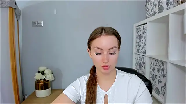 DonnaCam online show from 10-16-25, 02:40