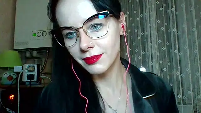 LuminousLady online show from 03-21-25, 07:13