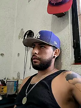 Snapshot of dickman10 chatting on 02-06-25, 03:41 dickman10 online show from 02-06-25, 03:41