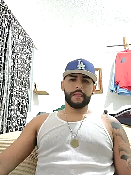 Snapshot of dickman10 chatting on 02-20-25, 04:39 dickman10 online show from 02-20-25, 04:39