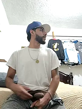 Snapshot of dickman10 chatting on 02-23-25, 04:39 dickman10 online show from 02-23-25, 04:39