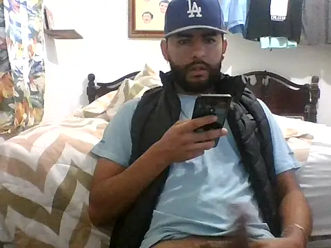 Snapshot of dickman10 chatting on 09-19-25, 01:12 dickman10 online show from 09-19-25, 01:12