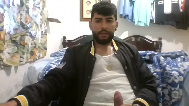 Snapshot of dickman10 chatting on 10-21-25, 01:12 dickman10 online show from 10-21-25, 01:12