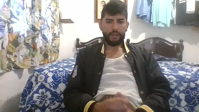 Snapshot of dickman10 chatting on 10-23-25, 01:54 dickman10 online show from 10-23-25, 01:54