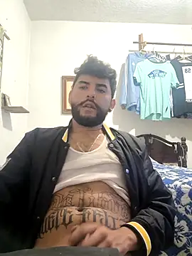 Snapshot of dickman10 chatting on 10-25-25, 03:58 dickman10 online show from 10-25-25, 03:58