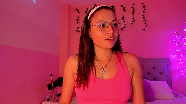 Snapshot of littletammy4u_ chatting on 10-08-25, 12:58 littletammy4u online show from 10-08-25, 12:58