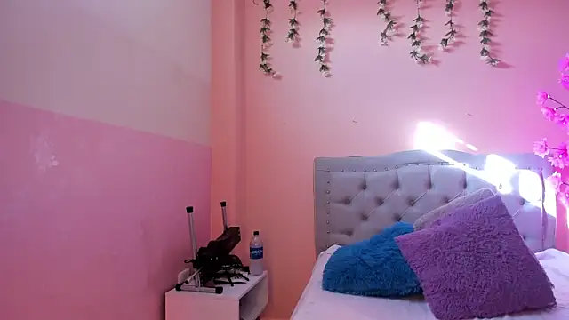 Snapshot of littletammy4u_ chatting on 10-23-25, 12:26 littletammy4u online show from 10-23-25, 12:26