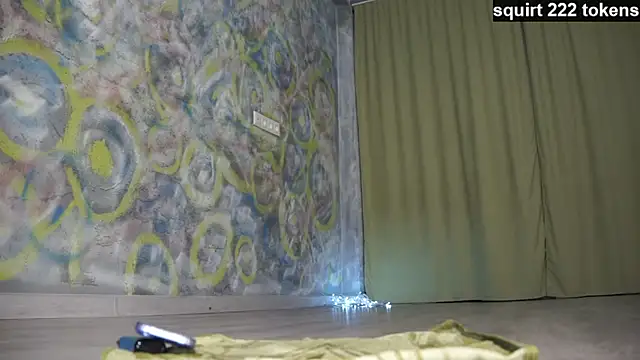 queeneliaa online show from 03-01-25, 05:05