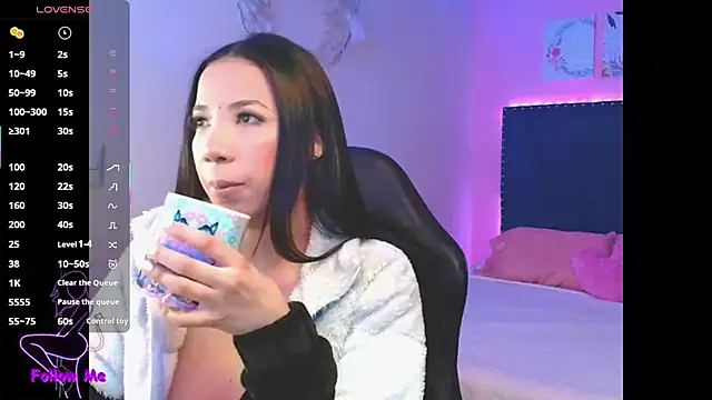 SallyWhitee online show from 09-21-25, 04:36