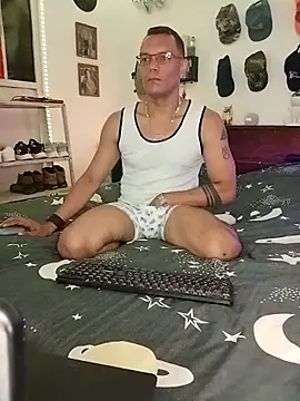 Snapshot of XhaseFoX chatting on 02-18-25, 02:27 XhaseFoX online show from 02-18-25, 02:27