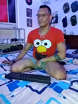 Snapshot of XhaseFoX chatting on 02-26-25, 01:53 XhaseFoX online show from 02-26-25, 01:53