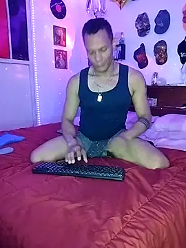 Snapshot of XhaseFoX chatting on 03-10-25, 03:12 XhaseFoX online show from 03-10-25, 03:12