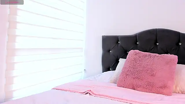 GABBY CULLEN online show from 11-08-25, 08:40