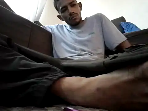 Mineirinho043 online show from 03-20-25, 07:14