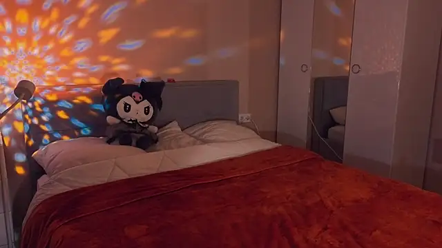 Mia Luw online show from 09-21-25, 01:51