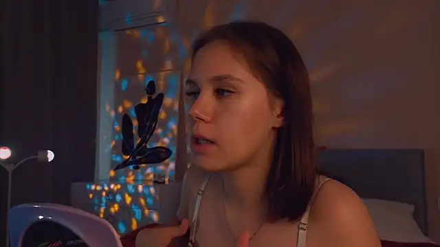 Mia Luw online show from 09-24-25, 09:45