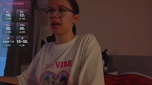 Mia Luw online show from 10-02-25, 04:52