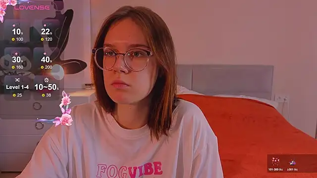 Mia Luw online show from 10-17-25, 04:20