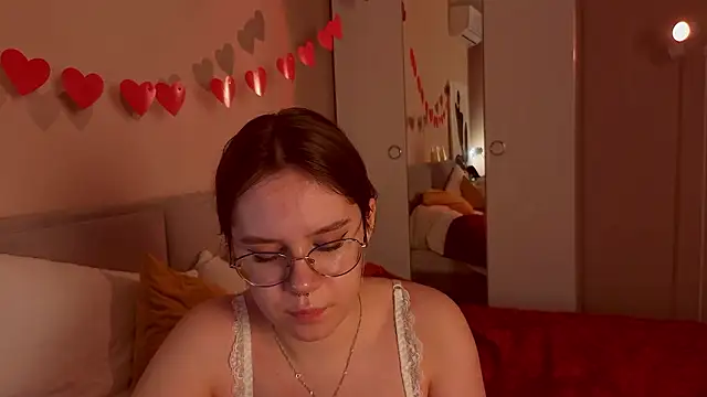 Mia Luw online show from 03-15-26, 10:32