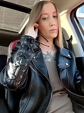 Snapshot of Pussy_Drive03 chatting on 09-19-25, 02:35 Pussy Drive03 online show from 09-19-25, 02:35