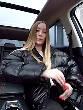 Snapshot of Pussy_Drive03 chatting on 10-27-25, 01:31 Pussy Drive03 online show from 10-27-25, 01:31