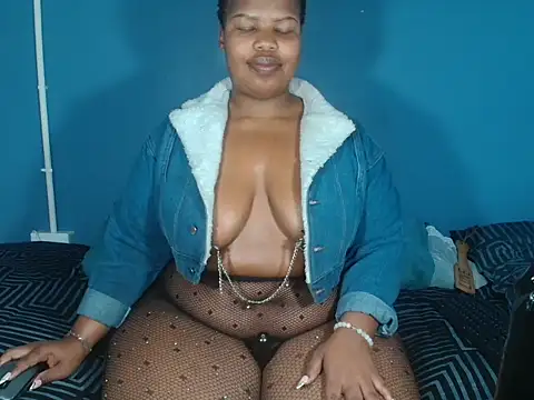 Snapshot of Cuddle_Bear chatting on 09-09-25, 03:55 Cuddle Bear online show from 09-09-25, 03:55