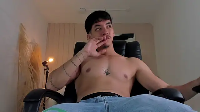 ISAAC CRYSTON online show from 12-16-25, 07:52