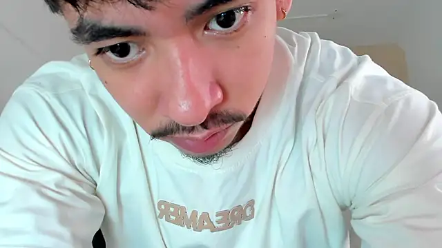 Snapshot of ISAAC_CRYSTON chatting on 01-08-26, 08:11 ISAAC CRYSTON online show from 01-08-26, 08:11