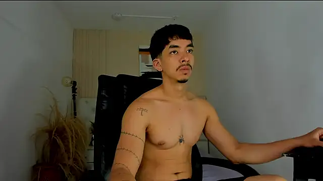 Snapshot of ISAAC_CRYSTON chatting on 02-16-26, 10:06 ISAAC CRYSTON online show from 02-16-26, 10:06