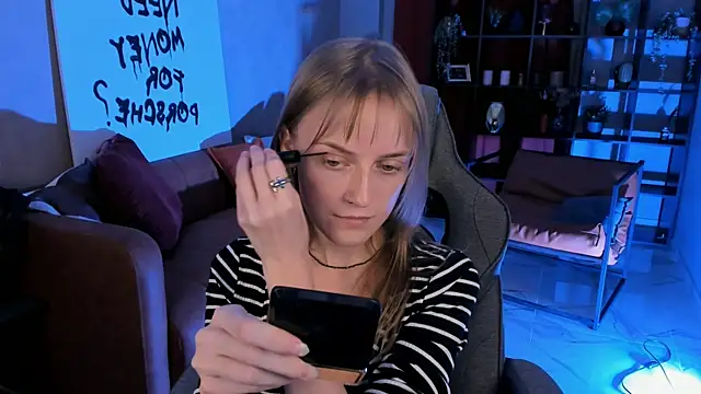 KiraMontoya online show from 11-02-25, 05:37