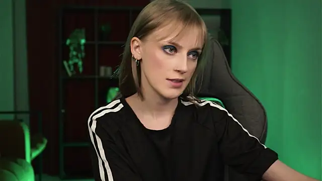 KiraMontoya online show from 01-18-26, 06:34