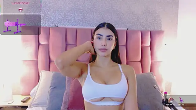 Snapshot of FelicityAdams chatting on 02-12-26, 03:18 FelicityAdams online show from 02-12-26, 03:18